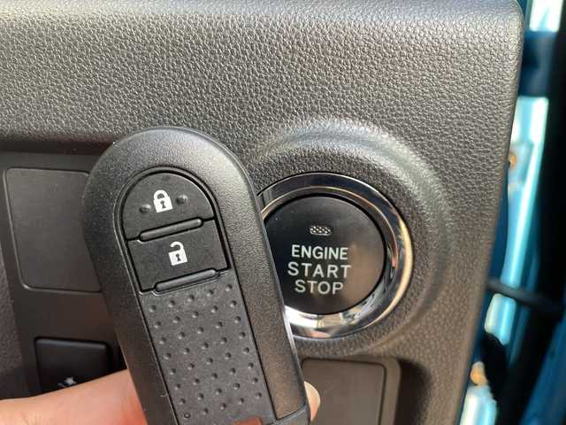 トヨタ パッソ モーダ　Gパッケージ 愛知県 2016(平28)年 6.7万km ブラックマイカメタリック/ファインブルーマイカメタリック 2トーン 純正ナビ/バックカメラ/コーナーセンサー/純正アルミホイール/LEDヘッドライト/オートライト/ドライブレコーダー/ETC/衝突軽減システム/ワンセグ/CD/Bluetooth/ステアリングスイッチ/スマートキー/プッシュスタート