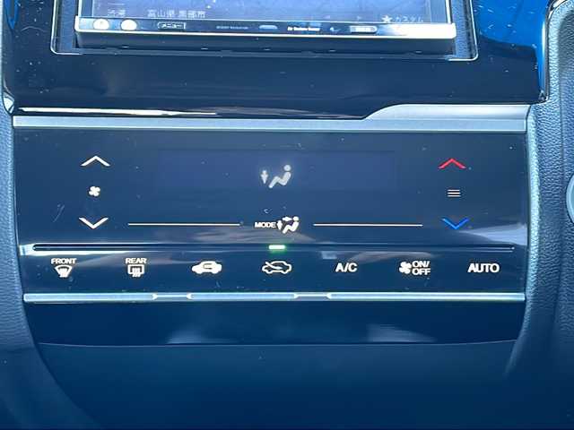 ホンダ フィット 13G Sパッケージ 富山県 2014(平26)年 7万km クリスタルブラックパール 禁煙車/社外ナビ/バックカメラ/フルセグTV/電動格納ミラー/ドライブレコーダー/CTBA/アイドリングストップ/プッシュスタート/スマートキー/ETC/純正アルミホイール/純正フロアマット/カーテンエアバッグ/横滑り防止装置