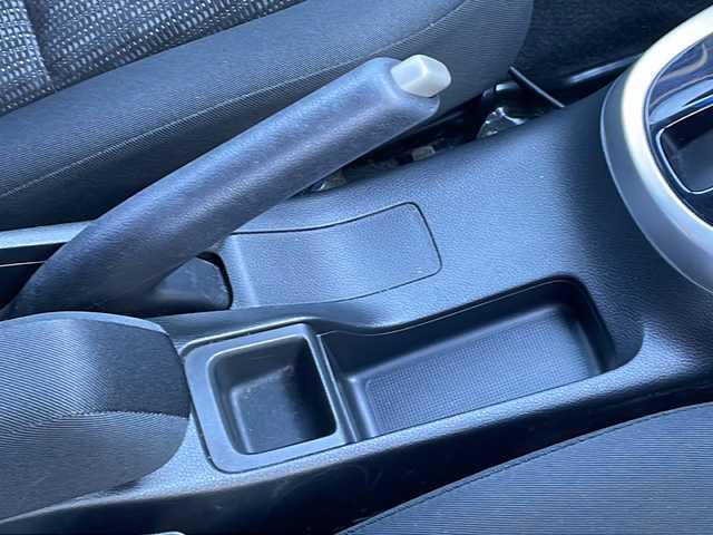 ホンダ フィット 13G Sパッケージ 富山県 2014(平26)年 7万km クリスタルブラックパール 禁煙車/社外ナビ/バックカメラ/フルセグTV/電動格納ミラー/ドライブレコーダー/CTBA/アイドリングストップ/プッシュスタート/スマートキー/ETC/純正アルミホイール/純正フロアマット/カーテンエアバッグ/横滑り防止装置