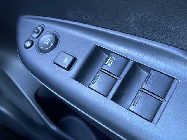 ホンダ フィット 13G Sパッケージ 富山県 2014(平26)年 7万km クリスタルブラックパール 禁煙車/社外ナビ/バックカメラ/フルセグTV/電動格納ミラー/ドライブレコーダー/CTBA/アイドリングストップ/プッシュスタート/スマートキー/ETC/純正アルミホイール/純正フロアマット/カーテンエアバッグ/横滑り防止装置