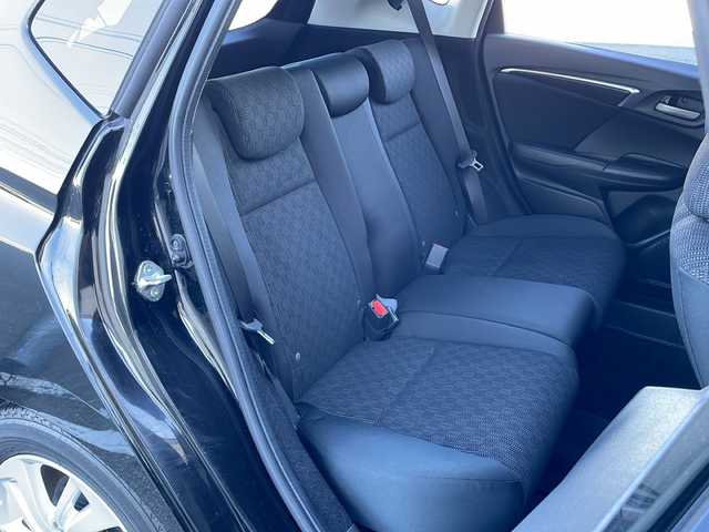 ホンダ フィット 13G Sパッケージ 富山県 2014(平26)年 7万km クリスタルブラックパール 禁煙車/社外ナビ/バックカメラ/フルセグTV/電動格納ミラー/ドライブレコーダー/CTBA/アイドリングストップ/プッシュスタート/スマートキー/ETC/純正アルミホイール/純正フロアマット/カーテンエアバッグ/横滑り防止装置