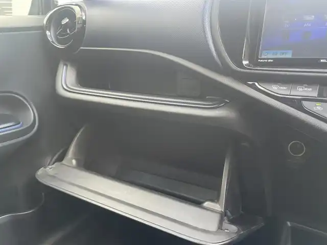 トヨタ アクア S 岡山県 2016(平28)年 11万km ブラックマイカ (株)IDOMが運営する【じしゃロン岡山店】の自社ローン専用車両になります。こちらは現金またはオートローンご利用時の価格です。自社ローンご希望の方は別途その旨お申付け下さい/社外7インチナビ(AVN-SZ05iW)/Bluetooth/フルセグ/ETC/プッシュスタート/オートライト/純正フロアマット