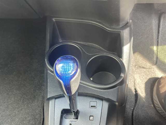 トヨタ アクア S 岡山県 2016(平28)年 11万km ブラックマイカ (株)IDOMが運営する【じしゃロン岡山店】の自社ローン専用車両になります。こちらは現金またはオートローンご利用時の価格です。自社ローンご希望の方は別途その旨お申付け下さい/社外7インチナビ(AVN-SZ05iW)/Bluetooth/フルセグ/ETC/プッシュスタート/オートライト/純正フロアマット