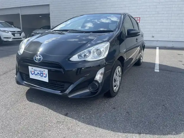 トヨタ アクア S 岡山県 2016(平28)年 11万km ブラックマイカ (株)IDOMが運営する【じしゃロン岡山店】の自社ローン専用車両になります。こちらは現金またはオートローンご利用時の価格です。自社ローンご希望の方は別途その旨お申付け下さい/社外7インチナビ(AVN-SZ05iW)/Bluetooth/フルセグ/ETC/プッシュスタート/オートライト/純正フロアマット