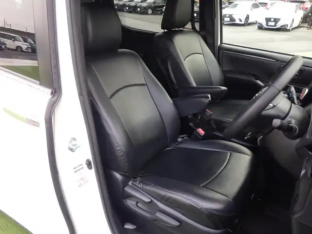 トヨタ エスクァイア Xi 千葉県 2018(平30)年 7.4万km ホワイトパールクリスタルシャイン Toyota Safety Sense/・プリクラッシュセーフティ/・レーンディパーチャーアラート/・オートハイビーム/クルーズコントロール/左パワースライドドア/右イージークローザードア/社外メモリーナビ/地デジTV/【DVD/CD再生機能　Bluetooth接続】/バックカメラ/フリップダウンモニター/革巻きステアリング/ETC/LEDヘッドライト/フォグライト/ウインカーミラー/純正15インチアルミホイル/スマートキー