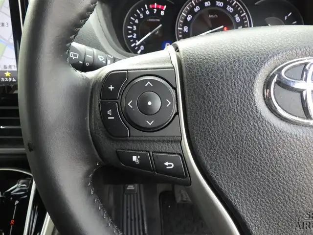 トヨタ エスクァイア Xi 千葉県 2018(平30)年 7.4万km ホワイトパールクリスタルシャイン Toyota Safety Sense/・プリクラッシュセーフティ/・レーンディパーチャーアラート/・オートハイビーム/クルーズコントロール/左パワースライドドア/右イージークローザードア/社外メモリーナビ/地デジTV/【DVD/CD再生機能　Bluetooth接続】/バックカメラ/フリップダウンモニター/革巻きステアリング/ETC/LEDヘッドライト/フォグライト/ウインカーミラー/純正15インチアルミホイル/スマートキー