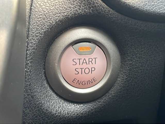 日産 ノート X DIG－S Vセレ +セーフ 兵庫県 2015(平27)年 7.4万km ダークメタルグレー 純正ディーラーSDナビ/Bluetooth/USB/iPod/CD/DVD/AM/FM/ワンセグテレビ（走行中視聴可能）/アラウンドビューモニター/アイドリングストップ/前後ドライブレコーダー/ETC/エマージェンシーブレーキ/アンチロック・ブレーキ・システム/レーンキープアシスト/前後コーナーセンサー/横滑り防止装置/盗難防止装置/パワーウィンドウ/パワーステアリング/純正フロアマット/エアバッグ（W）/スマートキー/スペアキー（1本）/保証書/取扱説明書