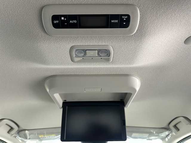 日産 セレナ e－パワー ハイウェイスター V 兵庫県 2025(令7)年 0.1千km プリズムホワイト 登録済未使用車/純正ディスプレイオーディオ/純正メモリナビ/（Bluetooth/USB/HDMI/フルセグ）/純正フリップダウンモニター/インテリジェントルームミラー/純正ミラー内蔵ドライブレコーダー/プロパイロット/エマージェンシーブレーキ/LKA/BSM/ACC/コーナーセンサー/ビルトインETC2.0/ワイヤレス充電/両側パワースライドドア/LEDヘッドライト/ＬＥＤフォグランプ/オートハイビーム/純正16インチアルミホイール/スペアキー×１