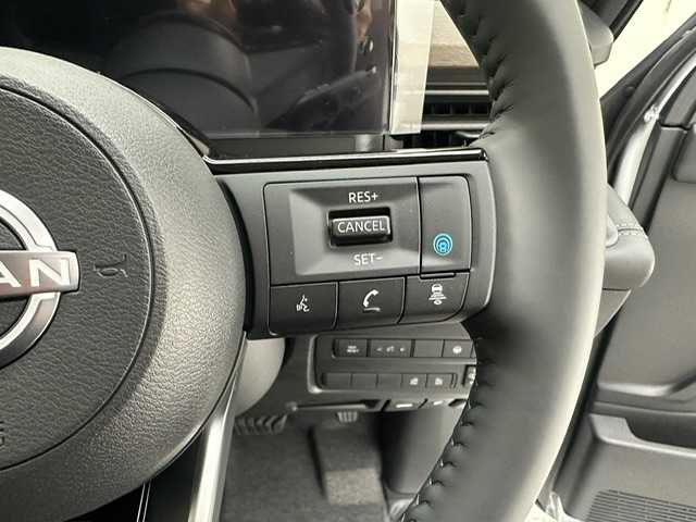 日産 セレナ e－パワー ハイウェイスター V 兵庫県 2025(令7)年 0.1千km プリズムホワイト 登録済未使用車/純正ディスプレイオーディオ/純正メモリナビ/（Bluetooth/USB/HDMI/フルセグ）/純正フリップダウンモニター/インテリジェントルームミラー/純正ミラー内蔵ドライブレコーダー/プロパイロット/エマージェンシーブレーキ/LKA/BSM/ACC/コーナーセンサー/ビルトインETC2.0/ワイヤレス充電/両側パワースライドドア/LEDヘッドライト/ＬＥＤフォグランプ/オートハイビーム/純正16インチアルミホイール/スペアキー×１