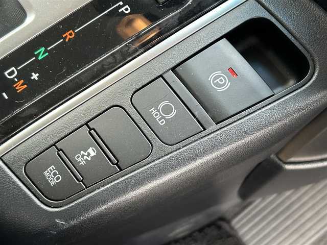 トヨタ ヴェルファイア Z 佐賀県 2019(令1)年 2.3万km ホワイトパールクリスタルシャイン トヨタセーフティセンス/プリクラッシュセーフティ/レーンキープアシスト/コーナーセンサー/レーダークルーズコントロール/純正10.5インチメモリナビゲーション【NSZN-Z68T】/CD DVD Bluetooth フルセグ/純正12.1インチフリップダウンモニター/両側パワースライドドア/ビルトインETC/バックカメラ/オットマン/純正LEDヘッドライト/フォグランプ/純正フロアマット/純正18インチAW/オートハイビーム/プッシュスタート/スマートキー/スペアキー/保証書/取扱説明書