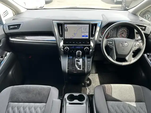 トヨタ ヴェルファイア Z 愛媛県 2019(令1)年 2.3万km ホワイトパールクリスタルシャイン 純正10.5インチメモリナビ【NSZN-Z68T】/純正12.1インチフリップダウンモニター/・CD/DVD /・Bluetooth /フルセグTV/バックカメラ/両側パワースライドドア/ビルトインETC/トヨタセーフティセンス/プリクラッシュセーフティ/レーンキープアシスト/コーナーセンサー/レーダークルーズコントロール/オットマン/純正LEDヘッドライト/フォグランプ/純正フロアマット/純正18インチAW/オートハイビーム/プッシュスタート/スマートキー/スペアキー/保証書/取扱説明書