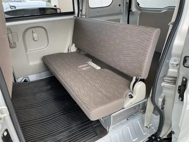 スズキ エブリイ PA 和歌山県 2021(令3)年 1.8万km シルキーシルバーメタリック 社外KENWOODナビ/登録時走行距離17161km/５MT/後席マットレス×３/ETC/ラバーマット/ドアバイザー