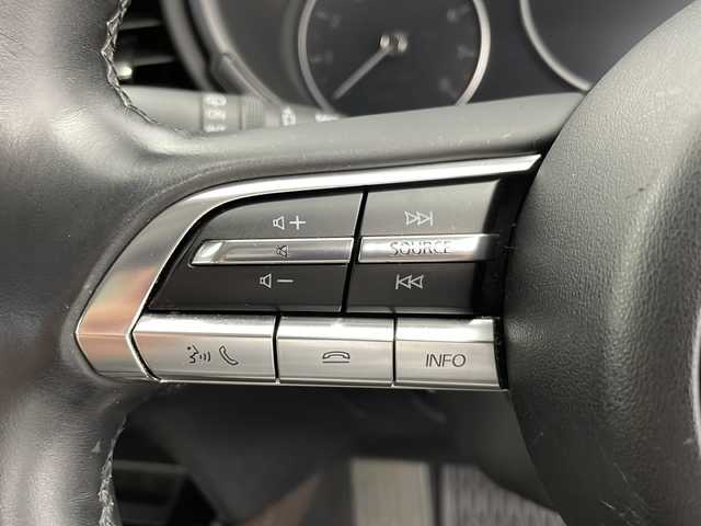 マツダ ＣＸ－３０ X Lパッケージ 新潟県 2020(令2)年 3.3万km スノーフレイクホワイトパールマイカ 4WD/サンルーフ/BOSEプレミアムサウンド/メーカー純正ナビ/(CD.DVD.HDD.フルセグ.USB.Bluetooth)/全方位カメラ/マルチテレイン/衝突軽減ブレーキ/レーダークルーズコントロール/レーンキープアシスト/オートマチックハイビーム/革巻きステアリング/ステアリングリモコン.ヒーター/LEDオートライト/フォグランプ/パドルシフト/運転席パワーシート(メモリ)/前席シートヒーター/ホワイトレザーシート/コーナーセンサー/スマートキー×2/純正ラバーマット/スタッドレスAWセット車載