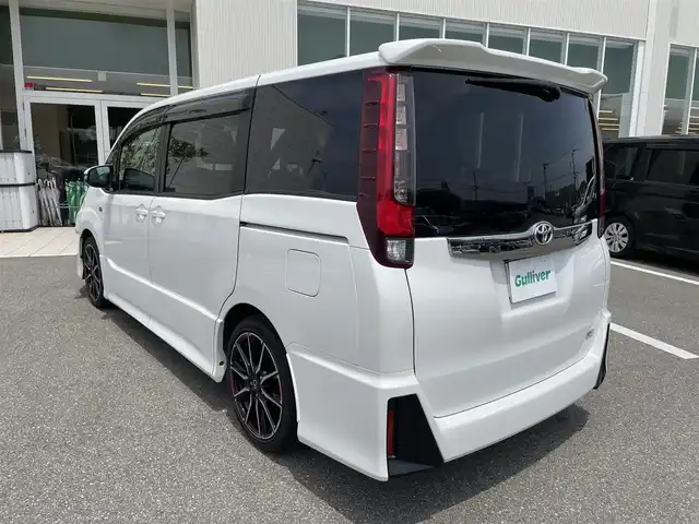 トヨタ ノア Si G’s 石川県 2016(平28)年 6.8万km ホワイトパールクリスタルシャイン 衝突軽減ブレーキ/純正10型メモリーナビ/フルセグTV/バックカメラ/LEDヘッドライト/ETC/純正OP18インチアルミホイール/ハーフレザーシート/ドライブレコーダー/スマートキー/プッシュスタート/電動ミラー/片側パワースライドドア/保証書