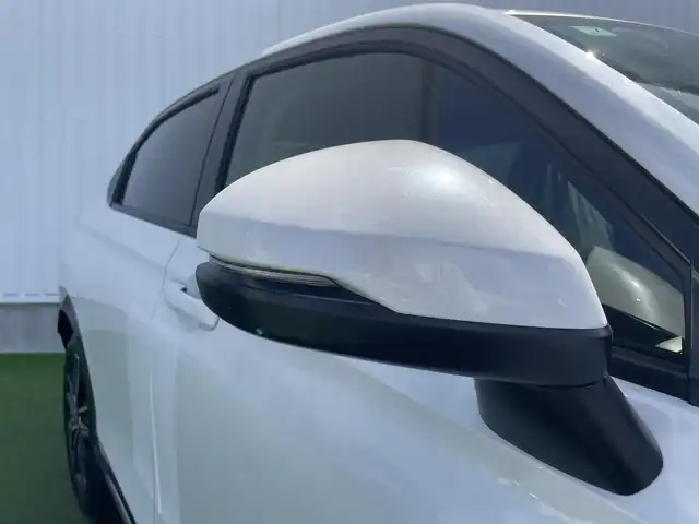 ホンダ ヴェゼル ハイブリッド e:HEV Z 香川県 2025(令7)年 0.1千km プラチナホワイトパール 登録時走行距離：3km/ホンダセンシング/純正9インチナビ/ホンダコネクトディスプレイ/ワイヤレス充電/バックカメラ/レーダークルーズコントロール/ダウンヒルアシストコントロール/前席シートヒーター/革巻きステアリング/ステアリングリモコン/レーダークルーズコントロール/ブラインドスポットモニター/オートハイビーム/LEDヘッドライト/フォグライト/ETC2.0/純正18インチアルミホイール/ハーフレザー/スマートキー/プッシュスタート/Bluetooth/電動格納ウィンカーミラー/ISOFIX
