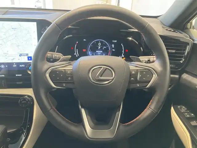 レクサス ＮＸ 250 バージョンL 熊本県 2023(令5)年 0.9万km 黒 純正ナビ（Bluetooth、地デジ）/360°カメラ/サンルーフ/パワーシート/シートヒーター/パワーバックドア/純正20インチアルミホイール/コーナーセンサー/LEDヘッドライト/