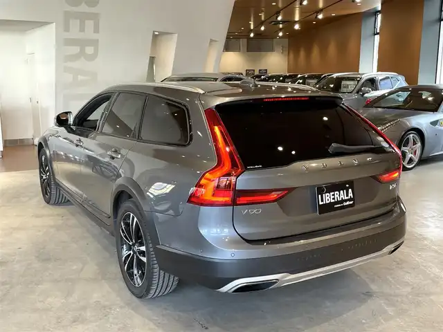 ボルボ Ｖ９０ クロスカントリー T5 AWD モメンタム 道央・札幌 2018(平30)年 3万km オスミウムグレーM ワンオーナー/インテリセーフACC/BLIS/LKA/LCMA/CTA/360°カメラ/パークアシストパイロット/ブラウンレザーシート/シートヒーター/LEDヘッドライト/パワーテールゲート