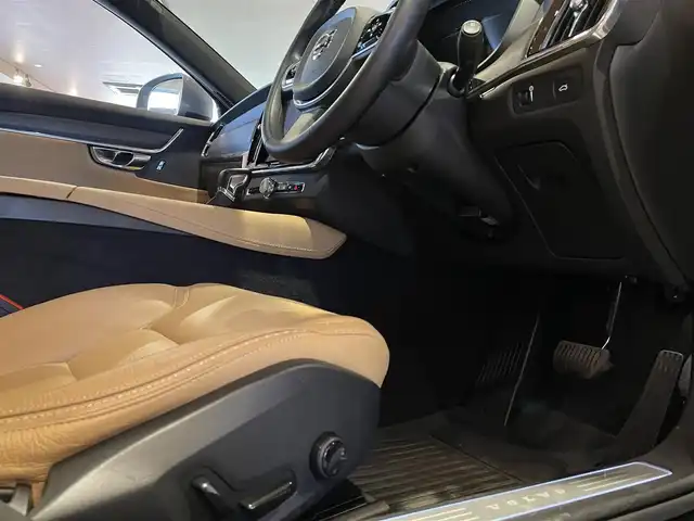 ボルボ Ｖ９０ クロスカントリー T5 AWD モメンタム 道央・札幌 2018(平30)年 3万km オスミウムグレーM ワンオーナー/インテリセーフACC/BLIS/LKA/LCMA/CTA/360°カメラ/パークアシストパイロット/ブラウンレザーシート/シートヒーター/LEDヘッドライト/パワーテールゲート