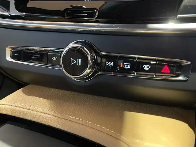 ボルボ Ｖ９０ クロスカントリー T5 AWD モメンタム 道央・札幌 2018(平30)年 3万km オスミウムグレーM ワンオーナー/インテリセーフACC/BLIS/LKA/LCMA/CTA/360°カメラ/パークアシストパイロット/ブラウンレザーシート/シートヒーター/LEDヘッドライト/パワーテールゲート