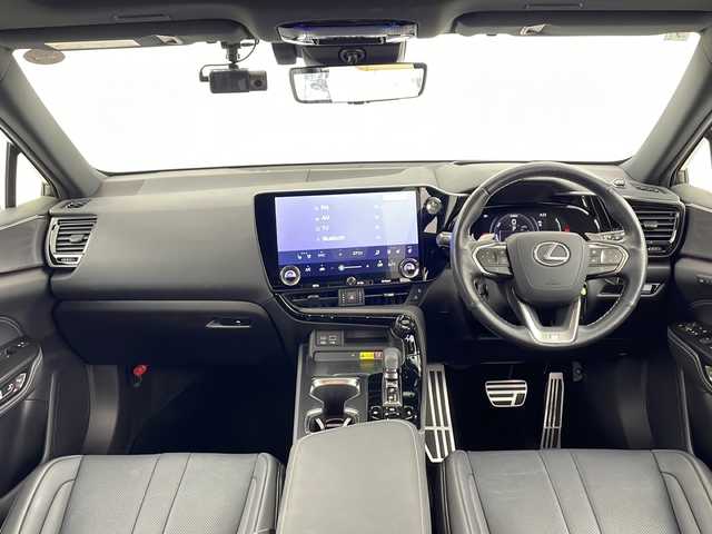 レクサス ＮＸ 350h Fスポーツ 愛知県 2022(令4)年 2.2万km ホワイトノーヴァガラスフレーク パノラマルーフ/ワンオーナー/ルーフレール/14インチメーカーナビ/【ナビ/Bluetooth/フルセグTV/FM/AM/AppleCarplay】/カラーヘッドアップディスプレイ/タッチトレーサーオペレーション/アドバンスドパーク/レクサスセーフティシステムプラス/・プリクラッシュセーフティー/・交差点衝突回避支援/・緊急時操舵支援/・低速時加速抑制/・フロントクロストラフィックアラート/・全車速レーダークルーズコントロール/・発進遅れ告知機能/・アダプティブハイビーム/・BSM/パノラミックビューモニター(床下透過表示機能)/パーキングブレーキサポート(後方歩行者検知)/パドルシフト/デジタルインナーミラー/ドライブレコーダー/アドバンスドパーキングアシスト/前席ベンチレーションシート/前席席シートヒーター/前席パワーシート/ステアリングヒーター/メモリーシート/パワーバックドア/ビルトインETC2.0/スペアキー/カードキー/三眼LEDヘッドライト/フォグライト/置くだけ充電/電動格納ミラー/純正20インチアルミホイール/純正LEDオートライト