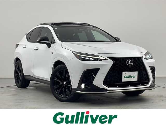 レクサス ＮＸ 350h Fスポーツ 愛知県 2022(令4)年 2.2万km ホワイトノーヴァガラスフレーク パノラマルーフ/ワンオーナー/ルーフレール/14インチメーカーナビ/【ナビ/Bluetooth/フルセグTV/FM/AM/AppleCarplay】/カラーヘッドアップディスプレイ/タッチトレーサーオペレーション/アドバンスドパーク/レクサスセーフティシステムプラス/・プリクラッシュセーフティー/・交差点衝突回避支援/・緊急時操舵支援/・低速時加速抑制/・フロントクロストラフィックアラート/・全車速レーダークルーズコントロール/・発進遅れ告知機能/・アダプティブハイビーム/・BSM/パノラミックビューモニター(床下透過表示機能)/パーキングブレーキサポート(後方歩行者検知)/パドルシフト/デジタルインナーミラー/ドライブレコーダー/アドバンスドパーキングアシスト/前席ベンチレーションシート/前席席シートヒーター/前席パワーシート/ステアリングヒーター/メモリーシート/パワーバックドア/ビルトインETC2.0/スペアキー/カードキー/三眼LEDヘッドライト/フォグライト/置くだけ充電/電動格納ミラー/純正20インチアルミホイール/純正LEDオートライト