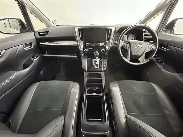 トヨタ アルファード S 道央・札幌 2019(令1)年 6.8万km ホワイトパールクリスタルシャイン ・ワンオーナー/・４WD/・寒冷地仕様/・ALPINE　BIGＸナビ/・ALPINEフリップダウンモニター/・社外前後ドライブレコーダー/・フロント/サイド/バックカメラ/・ビルトインETC/・トヨタセーフティセンス/・レーダークルーズコントロール/・オートハイビーム/・PCS/・LTA/・クリアランスソナー/・PKSB/・RSA/・両側パワースライドドア/・シートカバー/・プッシュスタート/・スマートキー/・純正エンジンスターター/・LEDヘッドライト/・フォグライト/・オートライト/・純正フロアマット/・ドアバイザー/・純正AW付スタッドレス積込/　225/60/R17