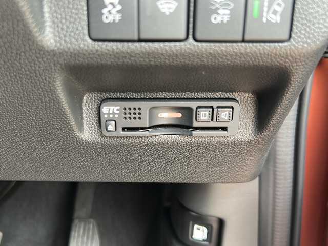 ホンダ フリード ハイブリット クロスター ホンダセンシング 静岡県 2021(令3)年 2.4万km プレミアムクリスタルオレンジM 純正ナビ/CD/DVD/AM/FM/フルセグ/SD/Bluetooth/USB/ipod/主要装備/・純正ナビ　/・ドライブレコーダー　/・シートヒーター　/・レーダークルーズコントロール　/・スマートキー　/・両側パワースライドドア　/・ＥＴＣ　/・バックカメラ　/・ステアリングリモコン　/・レーンキープ　/・プッシュスタート　/・純正アルミホイール/・純正フロアマット/・LEDヘッドライト/・フォグランプ/・アイドリングストップ/・ハーフレザーシート