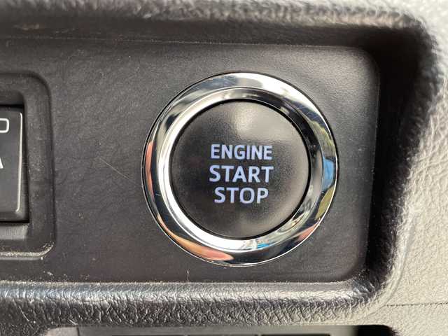 トヨタ ランドクルーザー プラド TX Lパッケージ 千葉県 2018(平30)年 8.3万km ホワイトパールクリスタルシャイン 純正ナビ/・AM/FM/CD/DVD/SD/BT/フルセグTV/プリクラッシュセーフティ/レーンキープアシスト/オートハイビーム/バックカメラ/パワーシート/シートヒーター＆シートベンチレーション/レーダークルーズコントロール/ビルトインETC/ステアリングスイッチ