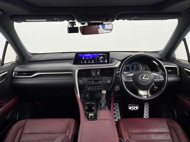 レクサス ＲＸ 300 Fスポーツ 愛知県 2018(平30)年 6.4万km ホワイトノーヴァガラスフレーク 純正ナビ（BT・DVD・CD・TV・AM・FM・USB・AUX）/パノラミックビューモニター/パノラマルーフ/前後ドラレコ/ETC/レーダークルーズコントロール/ヘッドアップディスプレイ/三眼ＬＥＤヘッドライト/LEDオートライト/オートマチックハイビーム/フロントフォグ/パワーバックドア/ブラインドスポットモニター/ルーフレール/コーナーセンサー/前席パワーシート（Ｄ席メモリ付き）/シートヒーター/エアーシート/ステアリングヒーター/赤レザーシート/革巻きステアリング/横滑り防止/レーンアシスト/アイドリングストップ/レクサスセーフティー/ＡＣ１００Ｖ充電/純正ホイール/電格ミラー