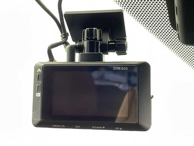 レクサス ＲＸ 300 Fスポーツ 愛知県 2018(平30)年 6.4万km ホワイトノーヴァガラスフレーク 純正ナビ（BT・DVD・CD・TV・AM・FM・USB・AUX）/パノラミックビューモニター/パノラマルーフ/前後ドラレコ/ETC/レーダークルーズコントロール/ヘッドアップディスプレイ/三眼ＬＥＤヘッドライト/LEDオートライト/オートマチックハイビーム/フロントフォグ/パワーバックドア/ブラインドスポットモニター/ルーフレール/コーナーセンサー/前席パワーシート（Ｄ席メモリ付き）/シートヒーター/エアーシート/ステアリングヒーター/赤レザーシート/革巻きステアリング/横滑り防止/レーンアシスト/アイドリングストップ/レクサスセーフティー/ＡＣ１００Ｖ充電/純正ホイール/電格ミラー