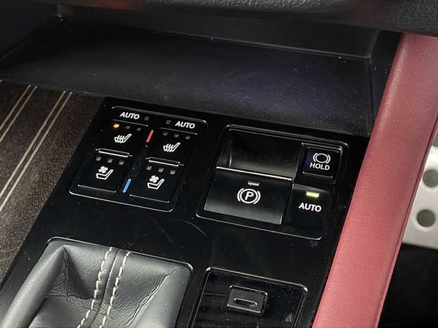 レクサス ＲＸ 300 Fスポーツ 愛知県 2018(平30)年 6.4万km ホワイトノーヴァガラスフレーク 純正ナビ（BT・DVD・CD・TV・AM・FM・USB・AUX）/パノラミックビューモニター/パノラマルーフ/前後ドラレコ/ETC/レーダークルーズコントロール/ヘッドアップディスプレイ/三眼ＬＥＤヘッドライト/LEDオートライト/オートマチックハイビーム/フロントフォグ/パワーバックドア/ブラインドスポットモニター/ルーフレール/コーナーセンサー/前席パワーシート（Ｄ席メモリ付き）/シートヒーター/エアーシート/ステアリングヒーター/赤レザーシート/革巻きステアリング/横滑り防止/レーンアシスト/アイドリングストップ/レクサスセーフティー/ＡＣ１００Ｖ充電/純正ホイール/電格ミラー