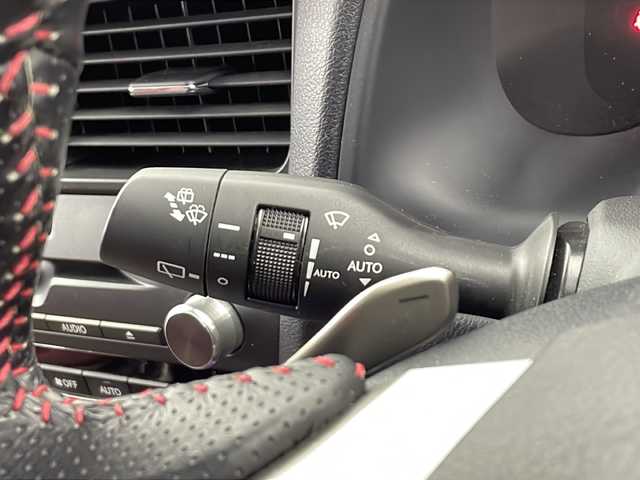 レクサス ＲＸ 300 Fスポーツ 愛知県 2018(平30)年 6.4万km ホワイトノーヴァガラスフレーク 純正ナビ（BT・DVD・CD・TV・AM・FM・USB・AUX）/パノラミックビューモニター/パノラマルーフ/前後ドラレコ/ETC/レーダークルーズコントロール/ヘッドアップディスプレイ/三眼ＬＥＤヘッドライト/LEDオートライト/オートマチックハイビーム/フロントフォグ/パワーバックドア/ブラインドスポットモニター/ルーフレール/コーナーセンサー/前席パワーシート（Ｄ席メモリ付き）/シートヒーター/エアーシート/ステアリングヒーター/赤レザーシート/革巻きステアリング/横滑り防止/レーンアシスト/アイドリングストップ/レクサスセーフティー/ＡＣ１００Ｖ充電/純正ホイール/電格ミラー