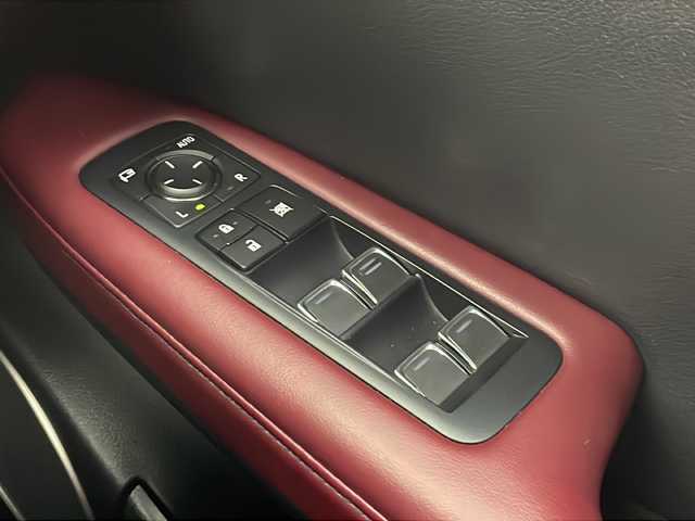 レクサス ＲＸ 300 Fスポーツ 愛知県 2018(平30)年 6.4万km ホワイトノーヴァガラスフレーク 純正ナビ（BT・DVD・CD・TV・AM・FM・USB・AUX）/パノラミックビューモニター/パノラマルーフ/前後ドラレコ/ETC/レーダークルーズコントロール/ヘッドアップディスプレイ/三眼ＬＥＤヘッドライト/LEDオートライト/オートマチックハイビーム/フロントフォグ/パワーバックドア/ブラインドスポットモニター/ルーフレール/コーナーセンサー/前席パワーシート（Ｄ席メモリ付き）/シートヒーター/エアーシート/ステアリングヒーター/赤レザーシート/革巻きステアリング/横滑り防止/レーンアシスト/アイドリングストップ/レクサスセーフティー/ＡＣ１００Ｖ充電/純正ホイール/電格ミラー