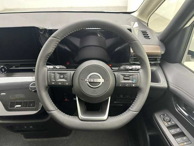 日産 セレナ e－パワー ハイウェイスター V 兵庫県 2025(令7)年 0.1千km プリズムホワイト 登録済未使用車/ヘッドランプ オートレベライザー/アダプティブLEDヘッドライトシステム/インテリジェントアラウンドビューモニター（移動物 検知機能付）インテリジェント ルームミラー/アドバンスドドライブアシストディスプレイ（12.3インチカラーディスプレイ）/統合型インターフェースディスプレイ/ワイヤレス充電器/6スピーカー/NissanConnectナビゲーションシステム（地デジ内蔵）/車載通信ユニット（TCU［Telematics Control Unit］）ETC2.0ユニット（ビルトインタイプ）/ドライブレコーダー（前後セット）/プロパイロット（ナビリンク機能付）/プロパイロット緊急停止支援システム（SOSコール機能付）SOSコール（488400円）/後席専用モニターHDMI NissanConnectナビ付車用(125400円)/エマージェンシーブレーキ/LKA/BSM/ACC/スペアキーｘ１/Bt/USB/フルセグ/両側パワースライドドア