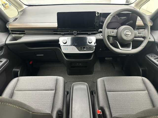 日産 セレナ e－パワー ハイウェイスター V 兵庫県 2025(令7)年 0.1千km プリズムホワイト 登録済未使用車/ヘッドランプ オートレベライザー/アダプティブLEDヘッドライトシステム/インテリジェントアラウンドビューモニター（移動物 検知機能付）インテリジェント ルームミラー/アドバンスドドライブアシストディスプレイ（12.3インチカラーディスプレイ）/統合型インターフェースディスプレイ/ワイヤレス充電器/6スピーカー/NissanConnectナビゲーションシステム（地デジ内蔵）/車載通信ユニット（TCU［Telematics Control Unit］）ETC2.0ユニット（ビルトインタイプ）/ドライブレコーダー（前後セット）/プロパイロット（ナビリンク機能付）/プロパイロット緊急停止支援システム（SOSコール機能付）SOSコール（488400円）/後席専用モニターHDMI NissanConnectナビ付車用(125400円)/エマージェンシーブレーキ/LKA/BSM/ACC/スペアキーｘ１/Bt/USB/フルセグ/両側パワースライドドア