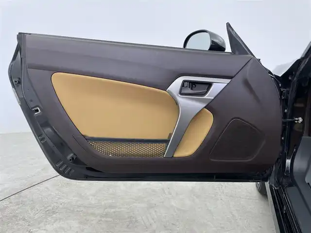 ダイハツ コペン ローブ 大分県 2014(平26)年 7.7万km ブラックマイカメタリック 電動開閉ルーフ/社外メモリナビ/　（SD/メモリ/CD/DVD/TV/FM/AM/BT）/バックカメラ/革巻きステアリング/クロムメッキシフトノブ/エマージェンシーストップシグナル/前席シートヒーター/アイドリングストップ/LEDヘッドライト/フロントフォグランプ/純正AW付サマータイヤ/　（165/50R16）/横滑り防止装置/ダブルエアバック/ABS