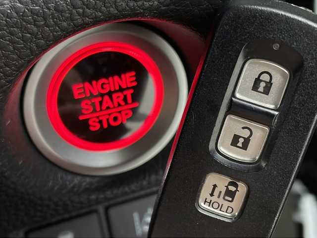 ホンダ Ｎ ＢＯＸ カスタム G L ホンダセンシング 新潟県 2017(平29)年 1.1万km プレミアムホワイトパールⅡ ホンダセンシング/純正ナビ/　CD/DVD/BT/フルセグ/バックカメラ/左側パワースライドドア/レーダークルーズコントロール/LEDオートライト/純正14インチアルミホイール/純正ラバーフロアマット/スマートキー