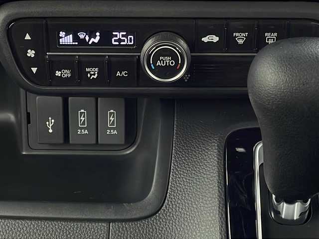 ホンダ Ｎ ＢＯＸ カスタム G L ホンダセンシング 新潟県 2017(平29)年 1.1万km プレミアムホワイトパールⅡ ホンダセンシング/純正ナビ/　CD/DVD/BT/フルセグ/バックカメラ/左側パワースライドドア/レーダークルーズコントロール/LEDオートライト/純正14インチアルミホイール/純正ラバーフロアマット/スマートキー