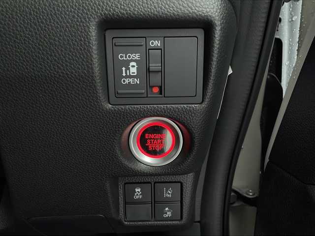 ホンダ Ｎ ＢＯＸ カスタム G L ホンダセンシング 新潟県 2017(平29)年 1.1万km プレミアムホワイトパールⅡ ホンダセンシング/純正ナビ/　CD/DVD/BT/フルセグ/バックカメラ/左側パワースライドドア/レーダークルーズコントロール/LEDオートライト/純正14インチアルミホイール/純正ラバーフロアマット/スマートキー