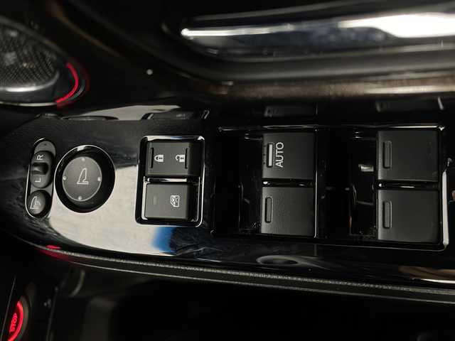 ホンダ Ｎ ＢＯＸ カスタム G L ホンダセンシング 新潟県 2017(平29)年 1.1万km プレミアムホワイトパールⅡ ホンダセンシング/純正ナビ/　CD/DVD/BT/フルセグ/バックカメラ/左側パワースライドドア/レーダークルーズコントロール/LEDオートライト/純正14インチアルミホイール/純正ラバーフロアマット/スマートキー