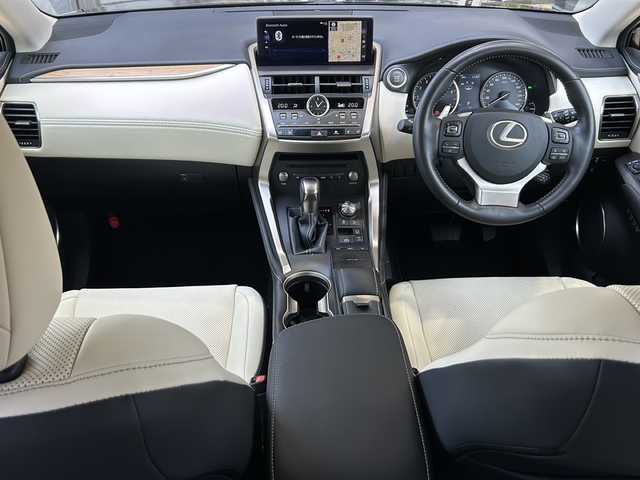 レクサス ＮＸ 300 バージョンL 静岡県 2020(令2)年 3.5万km グラファイトブラックガラスフレーク 純正ナビ/・Bluetooth/・DVD/・フルセグTV/・DVD/・ワンオーナー/・バックカメラ/・プッシュスタート/・ETC/・クルーズコントロール/・パワーバックドア/・純正アルミホイール/・シートヒーター/・ハンドルヒーター/・パワーシート/・サンルーフ/・バックカメラ