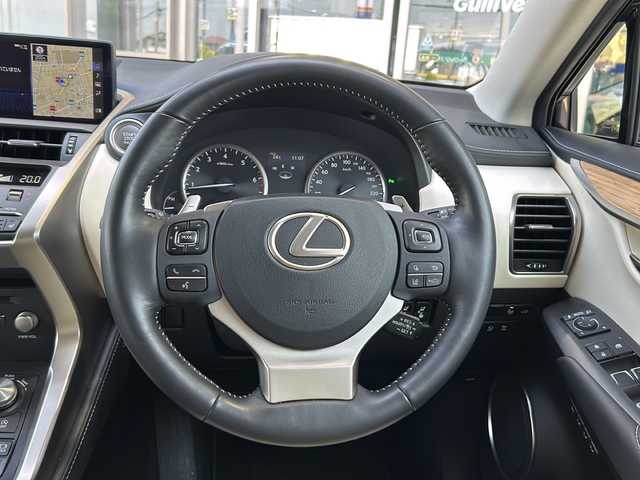 レクサス ＮＸ 300 バージョンL 静岡県 2020(令2)年 3.5万km グラファイトブラックガラスフレーク 純正ナビ/・Bluetooth/・DVD/・フルセグTV/・DVD/・ワンオーナー/・バックカメラ/・プッシュスタート/・ETC/・クルーズコントロール/・パワーバックドア/・純正アルミホイール/・シートヒーター/・ハンドルヒーター/・パワーシート/・サンルーフ/・バックカメラ