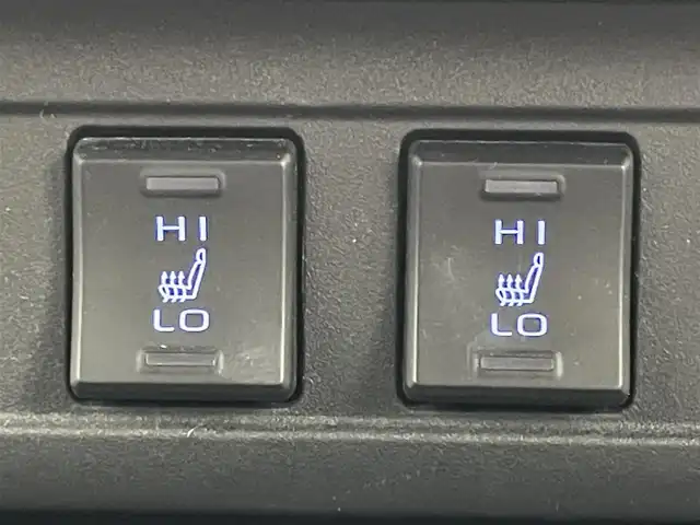 トヨタ カローラ クロス ハイブリッド Z 岡山県 2021(令3)年 2.4万km プラチナホワイトパールマイカ 純正9型ナビ/・FM/AM/Bluetooth/フルセグ/バックカメラ/半革シート/・パワーシート/・シートヒーター/パワーバックドア/トヨタセーフティーセンス/・プリクラッシュセーフティ/・レーントレーシングアシスト/・レーダークルーズコントロール/・オートマチックハイビーム/・コーナーセンサー/ETC/USB入力端子/LEDヘッドライト/純正18インチホイール/純正フロアマット/ルーフレール