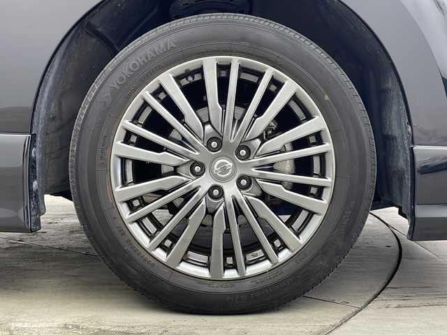 日産 エルグランド 250HWS S アーバンクロム 兵庫県 2021(令3)年 4.4万km 黒 ・純正ナビ&TV&&ブレーレイ&BT&CD&DVD/・純正フリップダウンモニター/・レーダークルーズコントロール/・エマージェンシーブレーキ/・車線逸脱警報/・前方衝突予測警報/・後側方衝突防止支援システム/・ブラインドスポットモニター/・後退時車両検知警報/・踏み間違い衝突防止アシスト/・標識検知機能/・コーナーセンサー/・ビルトインETC/・ハーフレザー/・ウッドコンビステアリング/・オットマン/・アラウンドビューモニター/・ドライブレコーダー/・両側パワースライドドア/・LEDオートライト/・フォグランプ/・純正グラファイト塗装18インチアルミホイール/・プラズマクラスター/・後席サンシェード/・ドアバイザー/・Ｗ＋サイド＋カーテンエアバック/・スマートキー/・プッシュスタート