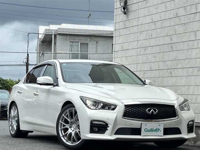 日産 スカイライン 200GT－t 埼玉県 2015(平27)年 1.9万km クリスタルホワイトパール ワンオーナー/登録時走行18514km/車検R8年1月まで/OPサンルーフ/RAYS19インチアルミ/メーカー純正ナビ/フルセグTV/JESテレビキャンセラー/CD/DVD/Bluetooth/アラウンドビューモニター/クルーズコントロール/ビルトインETC/ドライブレコーダー/D/N席パワーシート/クリアランスソナー/ハーフレザー/アイドリングストップ/LEDヘッドライト/フォグランプ/オートライト/スマートキー/プッシュスタート/純正フロアマット/ドアバイザー/横滑り防止システム/電動格納ウィンカーミラー/新車保証書/取扱説明書
