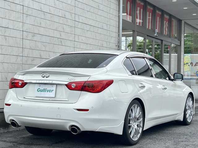 日産 スカイライン 200GT－t 埼玉県 2015(平27)年 1.9万km クリスタルホワイトパール ワンオーナー/登録時走行18514km/車検R8年1月まで/OPサンルーフ/RAYS19インチアルミ/メーカー純正ナビ/フルセグTV/JESテレビキャンセラー/CD/DVD/Bluetooth/アラウンドビューモニター/クルーズコントロール/ビルトインETC/ドライブレコーダー/D/N席パワーシート/クリアランスソナー/ハーフレザー/アイドリングストップ/LEDヘッドライト/フォグランプ/オートライト/スマートキー/プッシュスタート/純正フロアマット/ドアバイザー/横滑り防止システム/電動格納ウィンカーミラー/新車保証書/取扱説明書