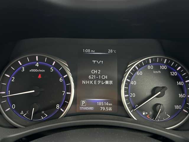 日産 スカイライン 200GT－t 埼玉県 2015(平27)年 1.9万km クリスタルホワイトパール ワンオーナー/登録時走行18514km/車検R8年1月まで/OPサンルーフ/RAYS19インチアルミ/メーカー純正ナビ/フルセグTV/JESテレビキャンセラー/CD/DVD/Bluetooth/アラウンドビューモニター/クルーズコントロール/ビルトインETC/ドライブレコーダー/D/N席パワーシート/クリアランスソナー/ハーフレザー/アイドリングストップ/LEDヘッドライト/フォグランプ/オートライト/スマートキー/プッシュスタート/純正フロアマット/ドアバイザー/横滑り防止システム/電動格納ウィンカーミラー/新車保証書/取扱説明書
