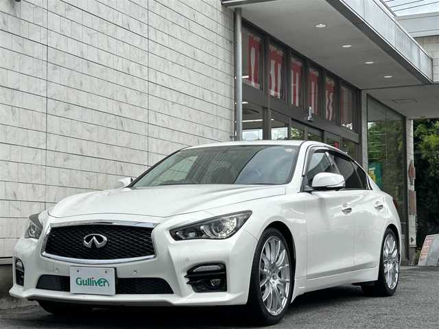 日産 スカイライン 200GT－t 埼玉県 2015(平27)年 1.9万km クリスタルホワイトパール ワンオーナー/登録時走行18514km/車検R8年1月まで/OPサンルーフ/RAYS19インチアルミ/メーカー純正ナビ/フルセグTV/JESテレビキャンセラー/CD/DVD/Bluetooth/アラウンドビューモニター/クルーズコントロール/ビルトインETC/ドライブレコーダー/D/N席パワーシート/クリアランスソナー/ハーフレザー/アイドリングストップ/LEDヘッドライト/フォグランプ/オートライト/スマートキー/プッシュスタート/純正フロアマット/ドアバイザー/横滑り防止システム/電動格納ウィンカーミラー/新車保証書/取扱説明書