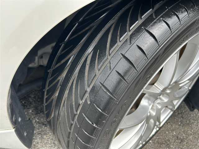 日産 スカイライン 200GT－t 埼玉県 2015(平27)年 1.9万km クリスタルホワイトパール ワンオーナー/外部検査済み/登録時走行18514km/車検R8年1月まで/OPサンルーフ/RAYS19インチアルミ/メーカー純正ナビ/フルセグTV/JESテレビキャンセラー/CD/DVD/Bluetooth/アラウンドビューモニター/クルーズコントロール/ビルトインETC/ドライブレコーダー/D/N席パワーシート/クリアランスソナー/ハーフレザー/アイドリングストップ/LEDヘッドライト/フォグランプ/オートライト/スマートキー/プッシュスタート/純正フロアマット/ドアバイザー/横滑り防止システム/電動格納ウィンカーミラー/ディーラー点検記録簿/(H28/H29/H30/H31/R2/R3/R4/R5/R6/R7)/新車保証書/取扱説明書