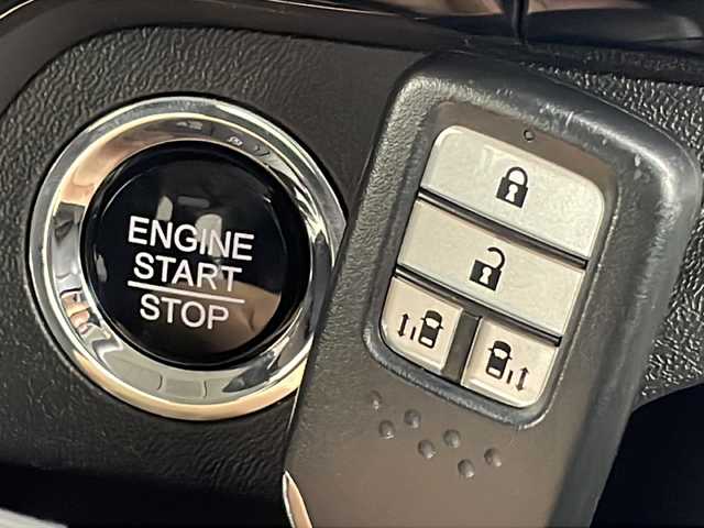 ホンダ ステップワゴン スパーダ ホンダセンシング 群馬県 2020(令2)年 3.2万km オブシダンブルーパール 衝突被害軽減ブレーキ　９型ナビ　１０．１型後席モニター　アダプティブクルーズコントロール　両側電動スライドドア　バックカメラ　アイドリングストップ　ＥＴＣ２．０　ドライブレコーダー　スマートキー　禁煙